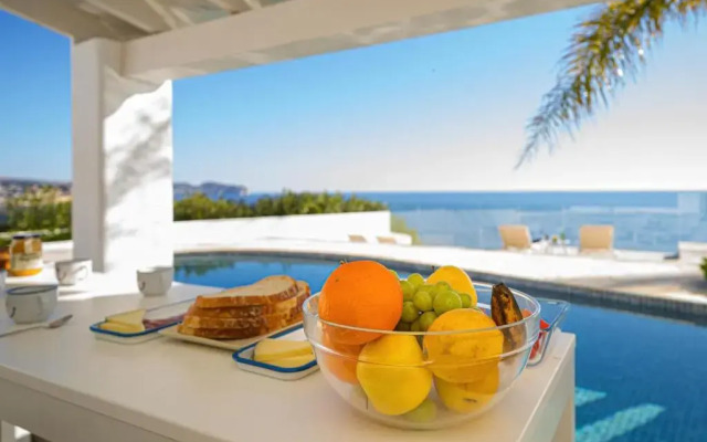 VERTIGO- Managed by Almarina