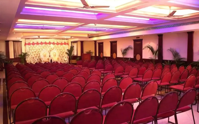 Hotel Nandhini - Minerva Circle