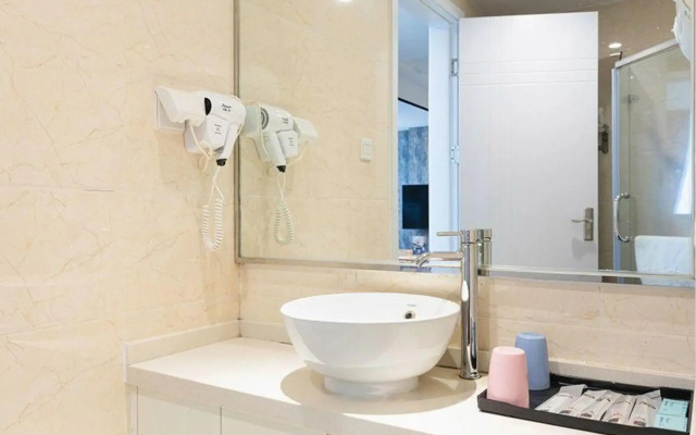 Yiwo Apartment (Zhanjiang Wanda Plaza Branch)