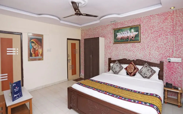 OYO 7426 Hotel Classic Inn