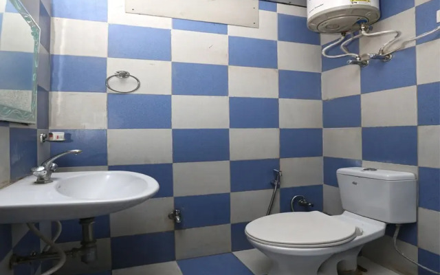 OYO 15674 Mahak Residency