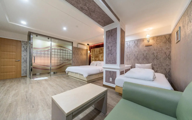 Zara Motel