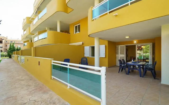 Fais in D nia With 2 Bedrooms and 2 Bathrooms