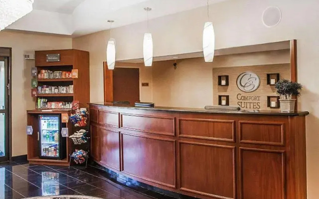Comfort Suites