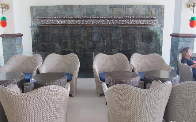 Bluefins Resort