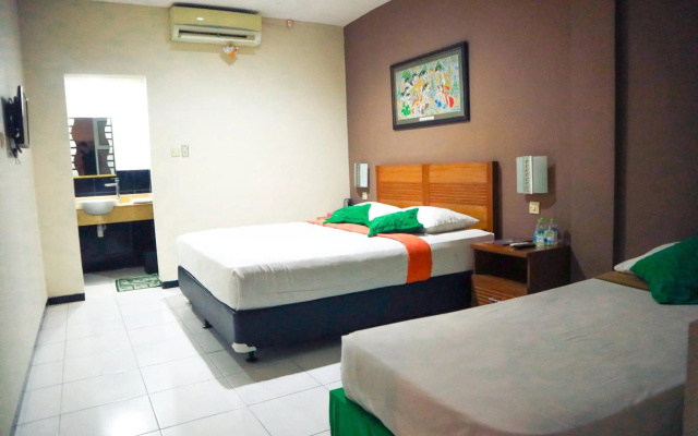 Helios Hotel