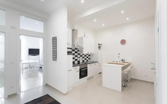 Bright Red Heart Apartment in Leopoldstadt - Apartment in Vienna - Photo 4