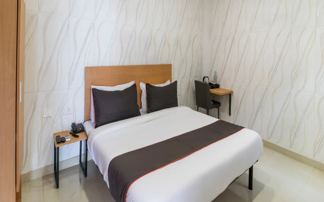 Fabhotel Pranjul Inn