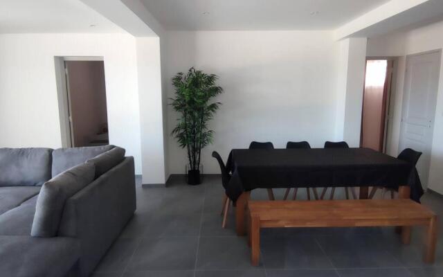 F4 a Porticcio Avec Piscine Et Vue Sur Mer