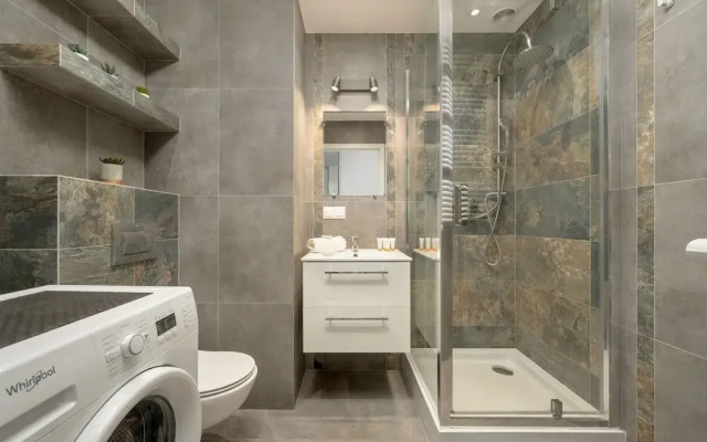 Apartment Close to the River by Renters