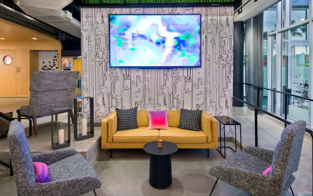 Aloft Jacksonville Airport