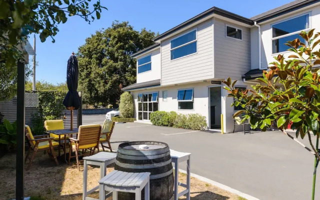 Ellena Court Motel
