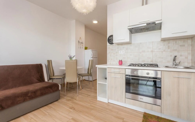 Amazing Apartment in Turanj With 1 Bedrooms and Wifi