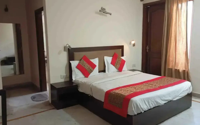 Hotel Royal India - South City 1