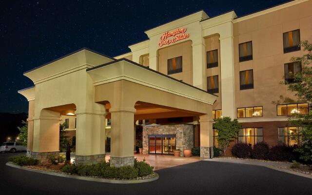 Hampton Inn & Suites Sevierville @ Stadium Drive