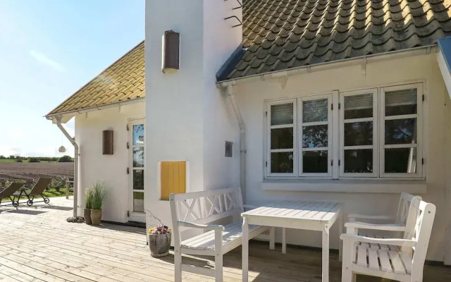 8 Person Holiday Home in Frorup