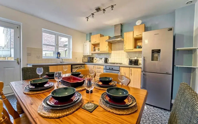 Host Stay Lion Court