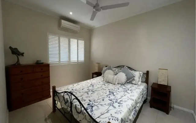 Entire holiday home in Cable Beach