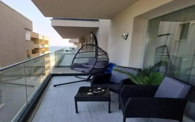 Signature Promenada Hotel-Apartments 2