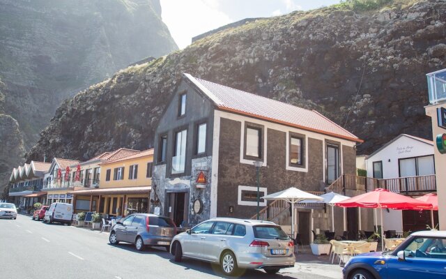 Porto de Abrigo Guest House