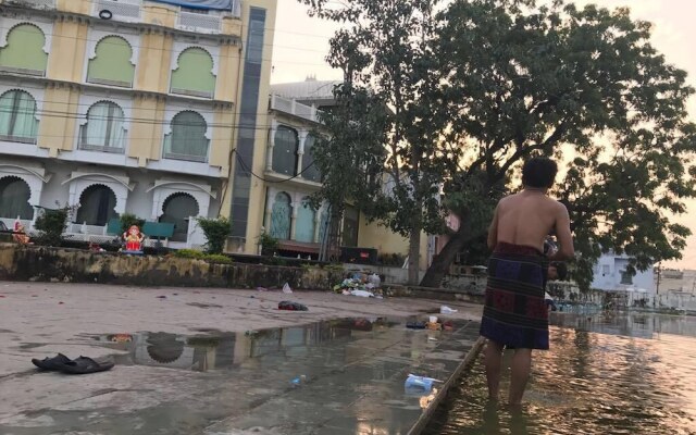 Hotel Vishalas The Raj Kesar Regency