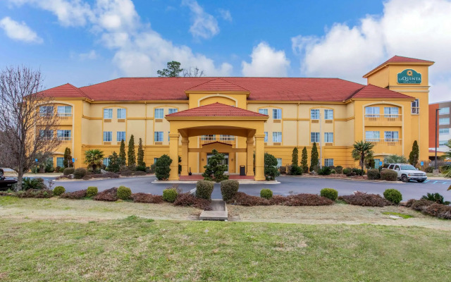 La Quinta Inn & Suites by Wyndham Fultondale Birmingham N