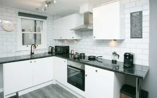 Malone Place Apartment