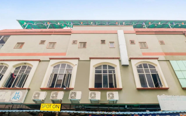 Spot On 700249 Hotel Amaravathi Residency