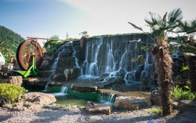 Red Windmill Pension