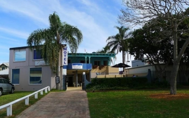 Watersedge Motel