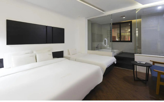 2 Heaven Hotel