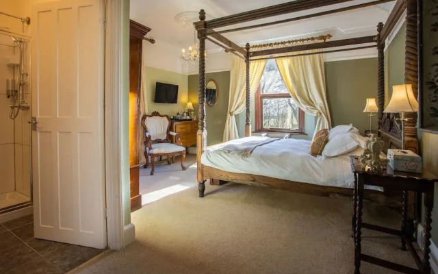 Pendragon Country House