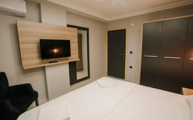 Arezzo Deluxe Suite Hotel