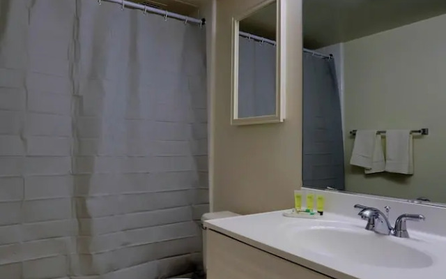 Stay with Comfort in Crystal City