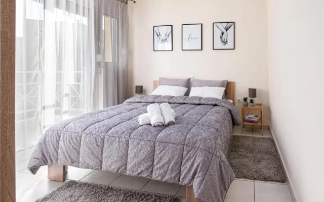 Yellow Fresh Apartment 2