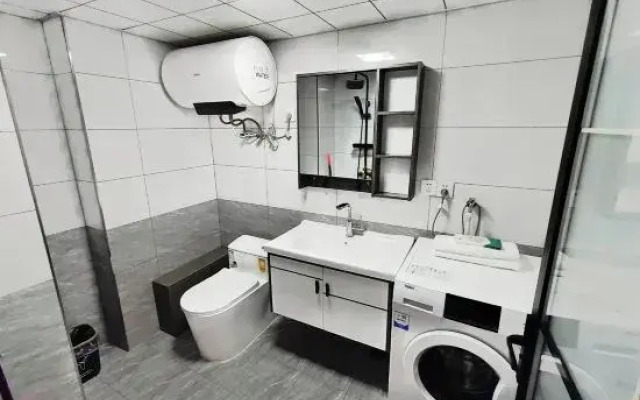 Duben Xiong Rizu Apartment