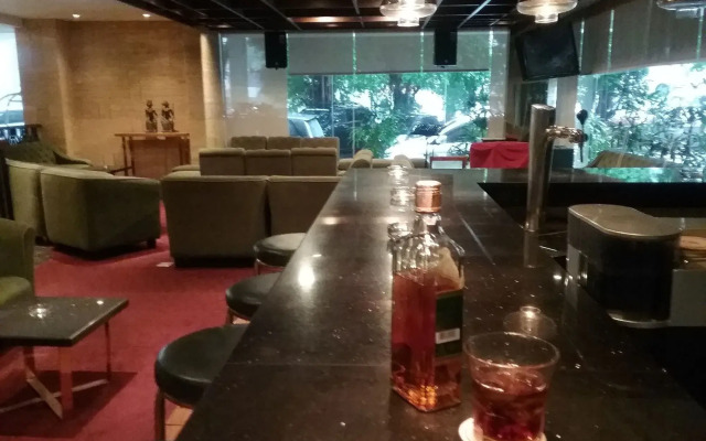 Elmi Hotel