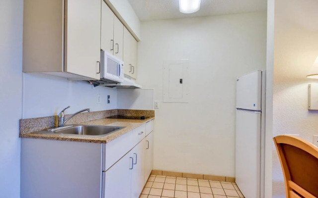 Motel 6 Biloxi, MS - Beach