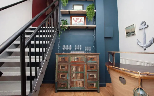higgihaus 107 Sleeps 4  Monday - Friday
