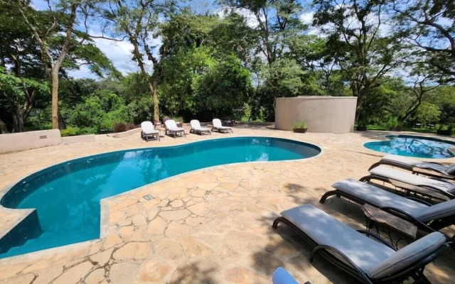 Sambiya River Lodge