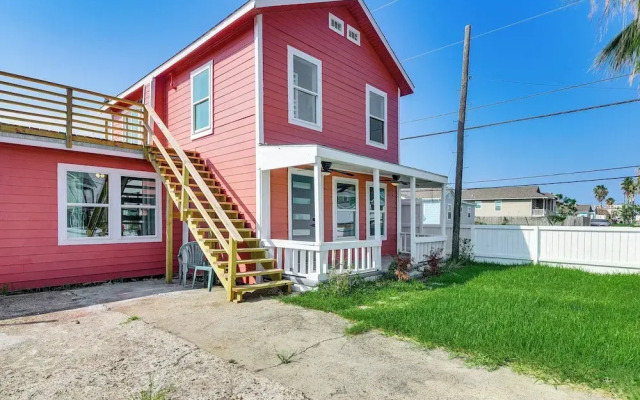 Pet-friendly Galveston Retreat < 1 Mi to Beaches!