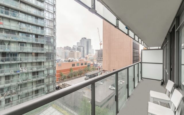 Stylish Suite in Downtown Toronto