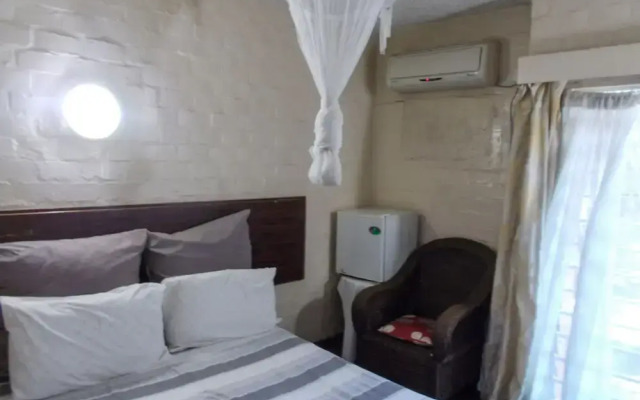 Ndeke Hotel