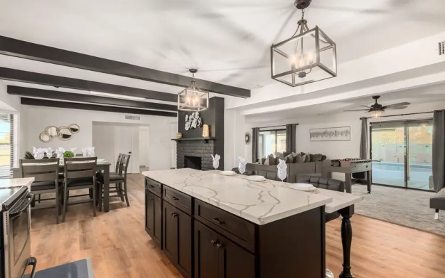 Glencove Mesa 4 Bedroom Home by RedAwning