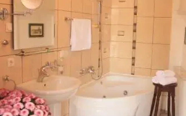 Pensiunea Curtea Bavareza