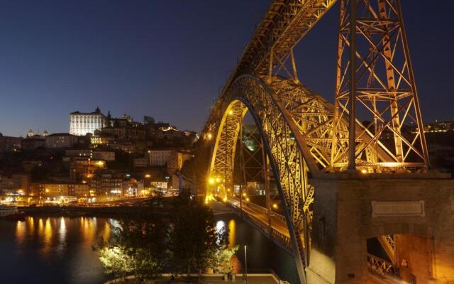 Porto View by Patio 25