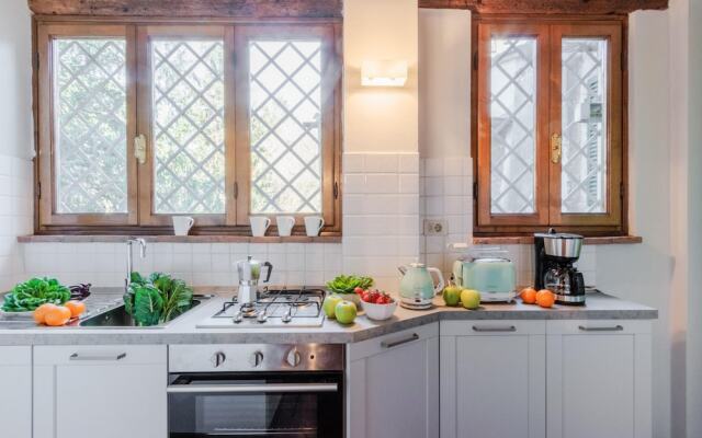 Casa Genny in Lucca With 1 Bedrooms and 1 Bathrooms