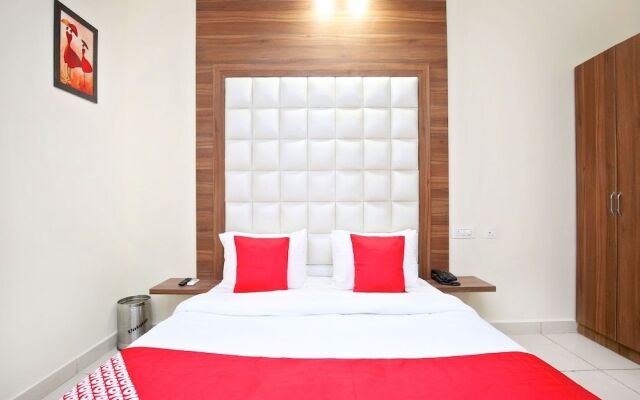 OYO 15975 Hotel 365