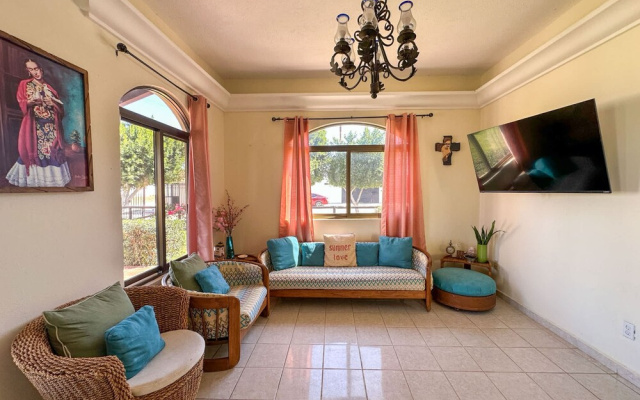 Tranquil Family Escape With Large Patio