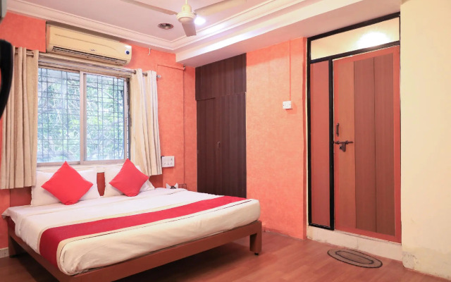 OYO 15211 Hotel Midas